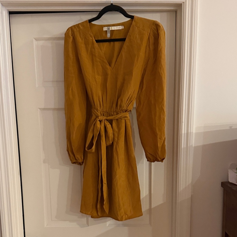 Marie Oliver V-Neck Long-Sleeve Tie-Waist Dress